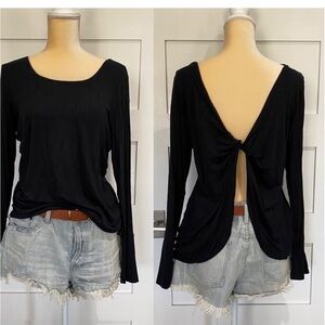 Montiel Luxe Twist Back Top long sleeve black